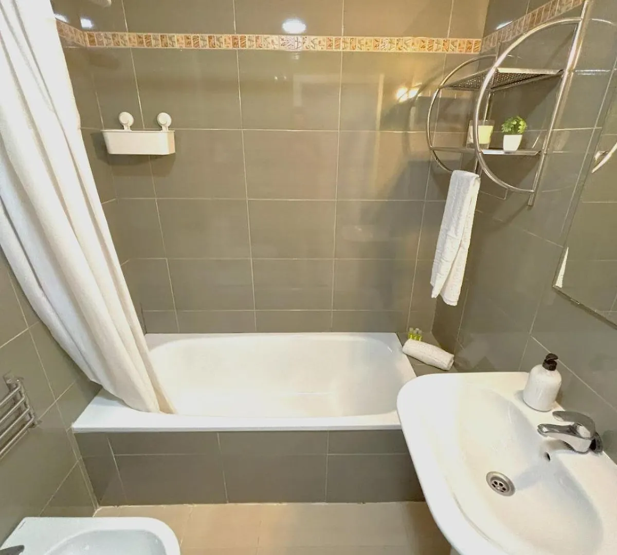 Evans Realty Bu Adosado & Aparcamiento & Piscina & Padel Almayate Alto 0*,  Spanien